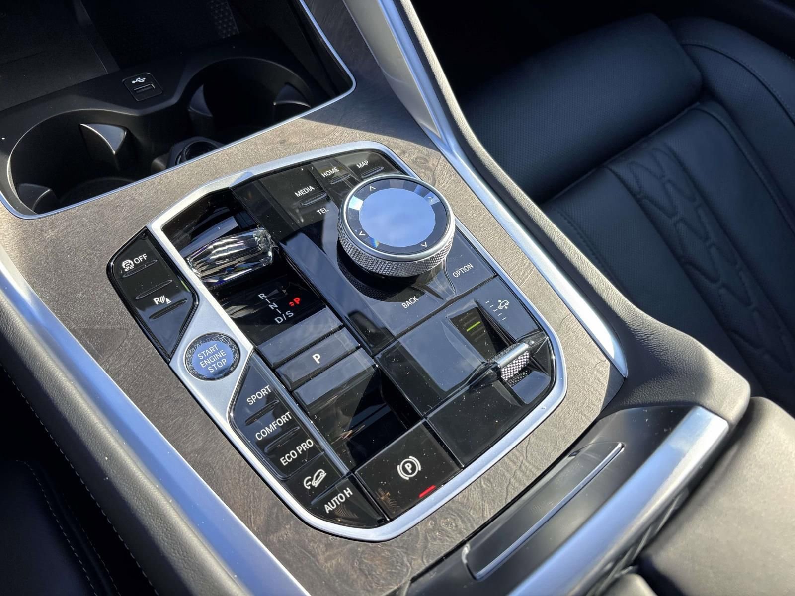 New 2026 BMW X6 xDrive40i w/ Executive Package image 24