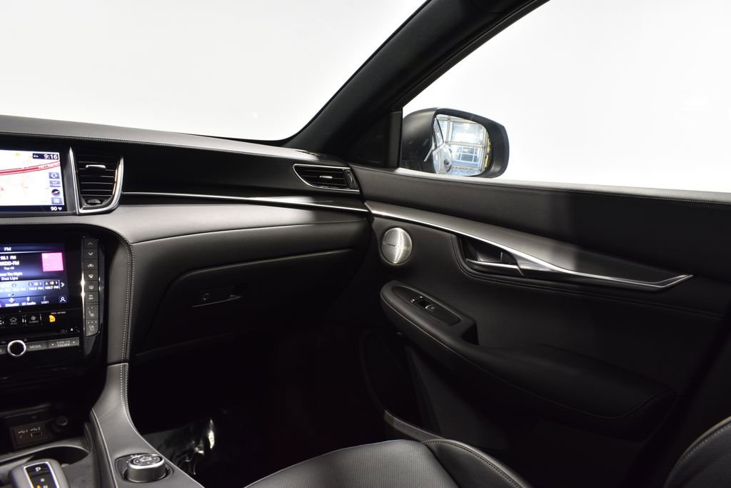 Certified 2025 INFINITI QX55 Essential image 17