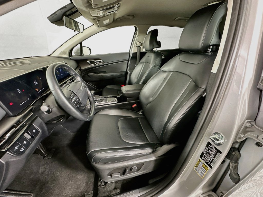 Used 2026 Kia Sportage EX FWD image 20