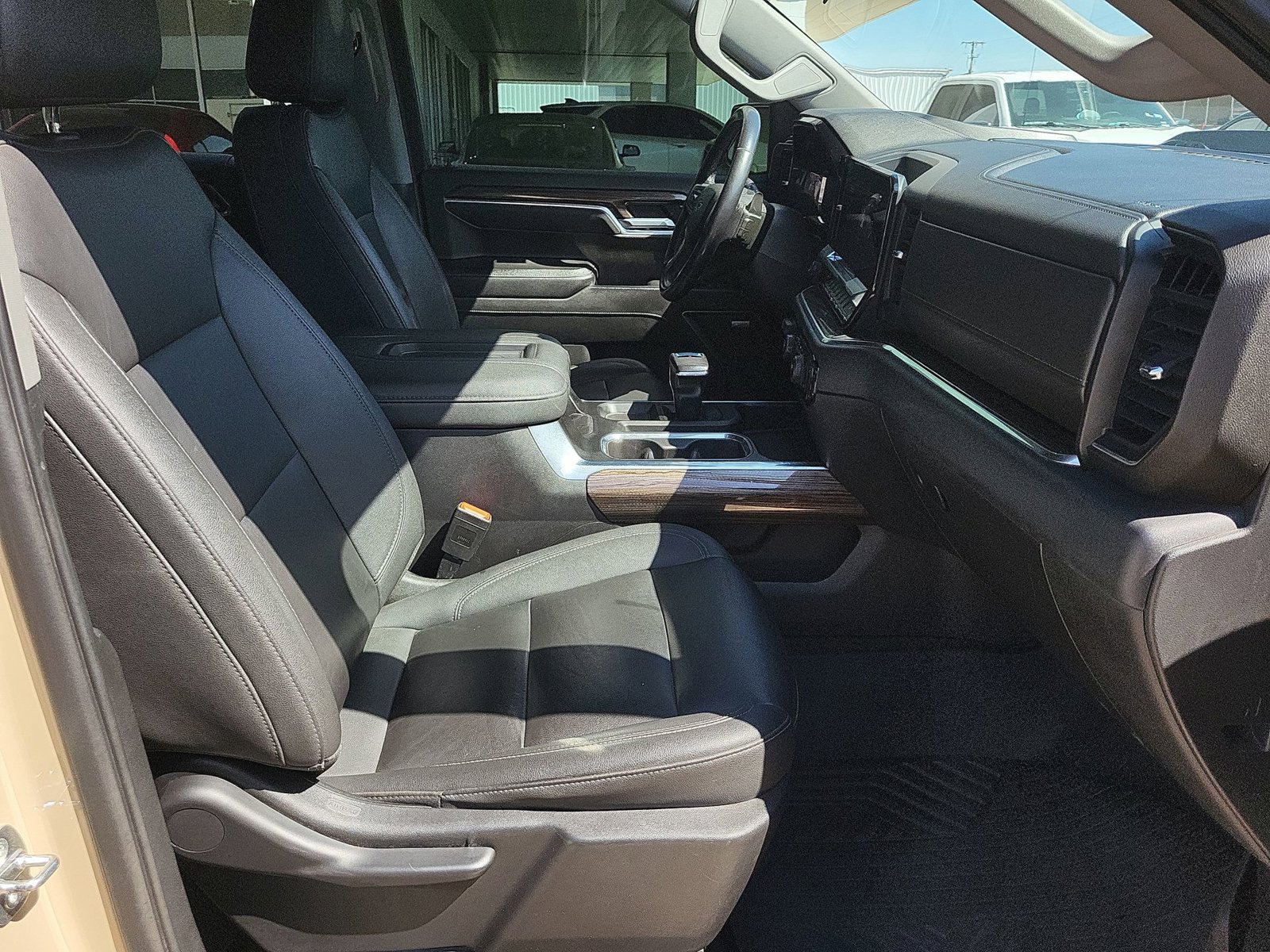 Used 2022 Chevrolet Silverado 1500 LT Trail Boss w/ LT Trail Boss Premium Package AWD/4WD image 27