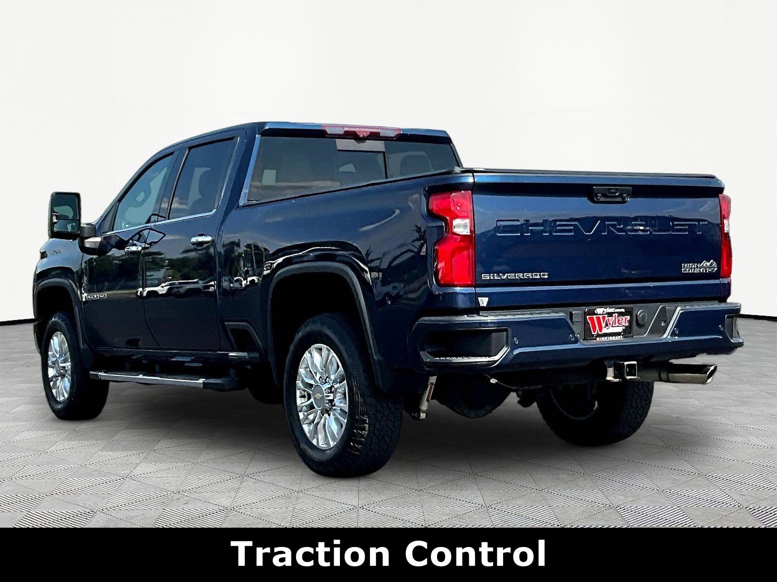 Used 2022 Chevrolet Silverado 2500 High Country w/ Z71 Off-Road Package AWD/4WD image 4