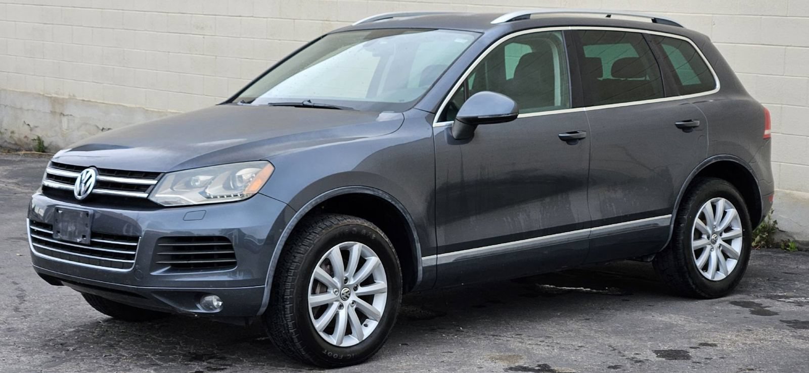 Used 2011 Volkswagen Touareg Sport AWD/4WD image 1