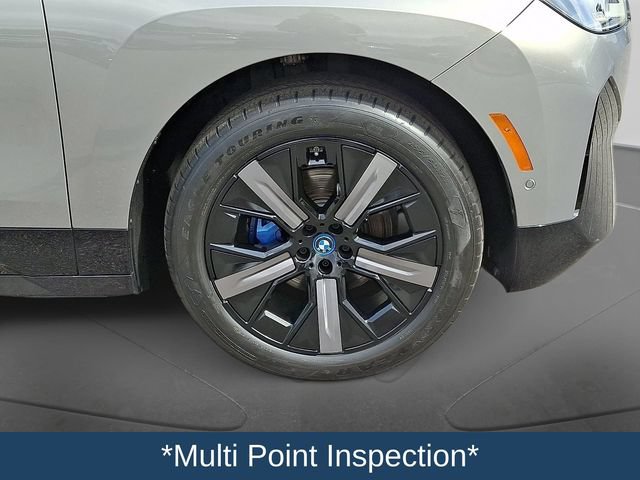 Used 2023 BMW iX xDrive50 w/ Sport Package AWD/4WD image 10