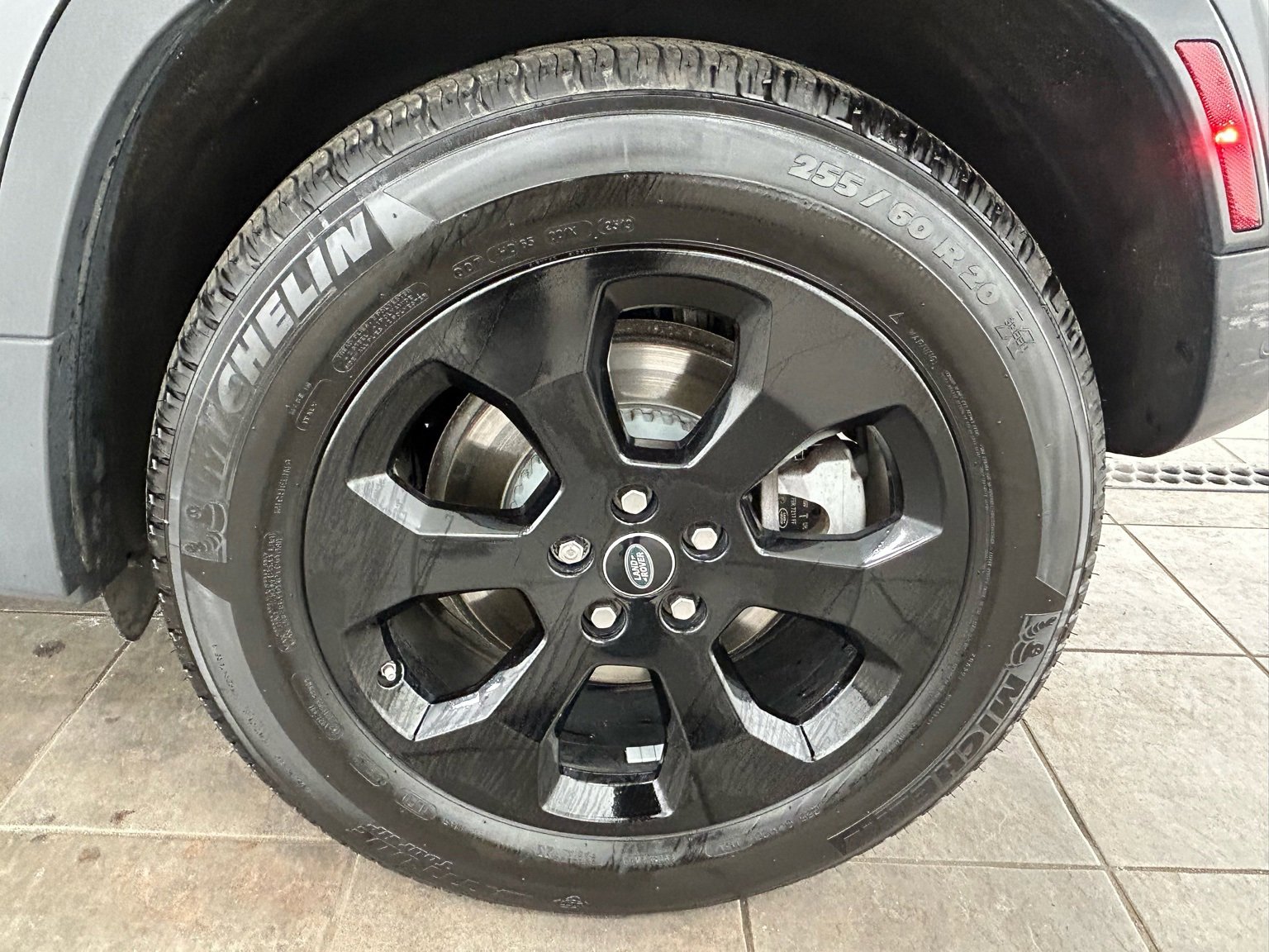 Used 2020 Land Rover Defender 110 HSE image 36