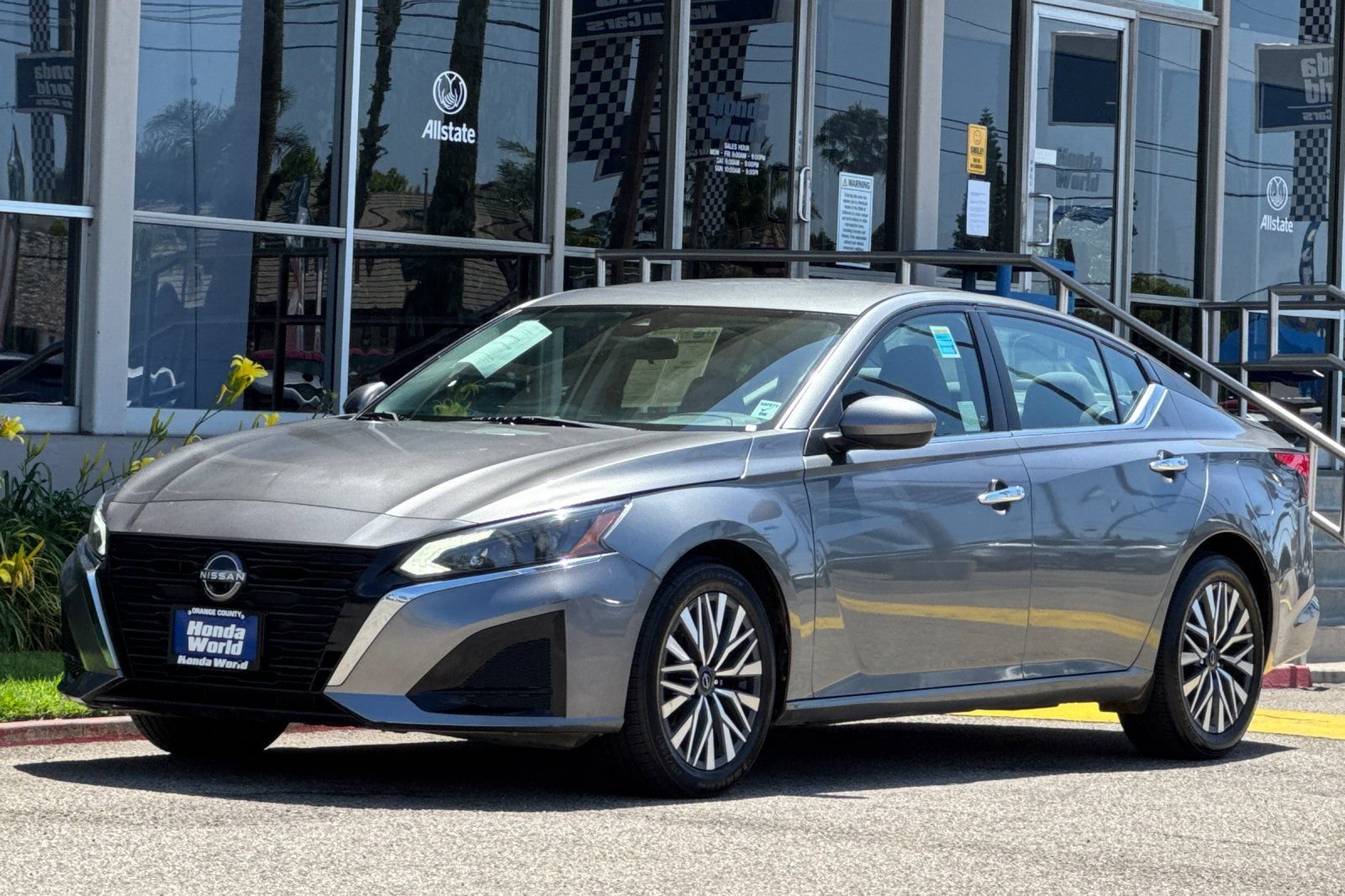 Used 2023 Nissan Altima 2.5 SV FWD image 8