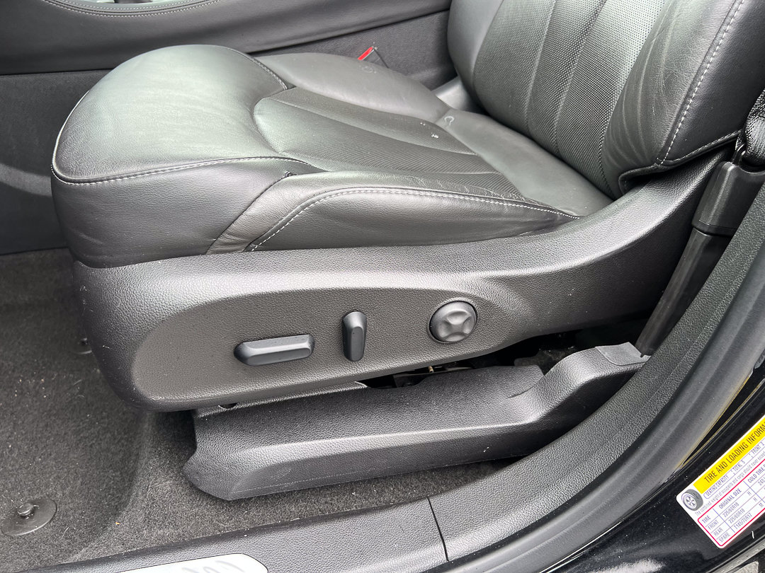 Used 2019 Buick Envision Essence FWD image 18