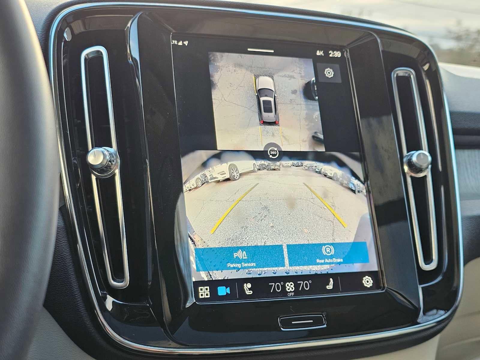 Certified 2024 Volvo XC40 B5 Plus w/ Protection Package Premier image 24