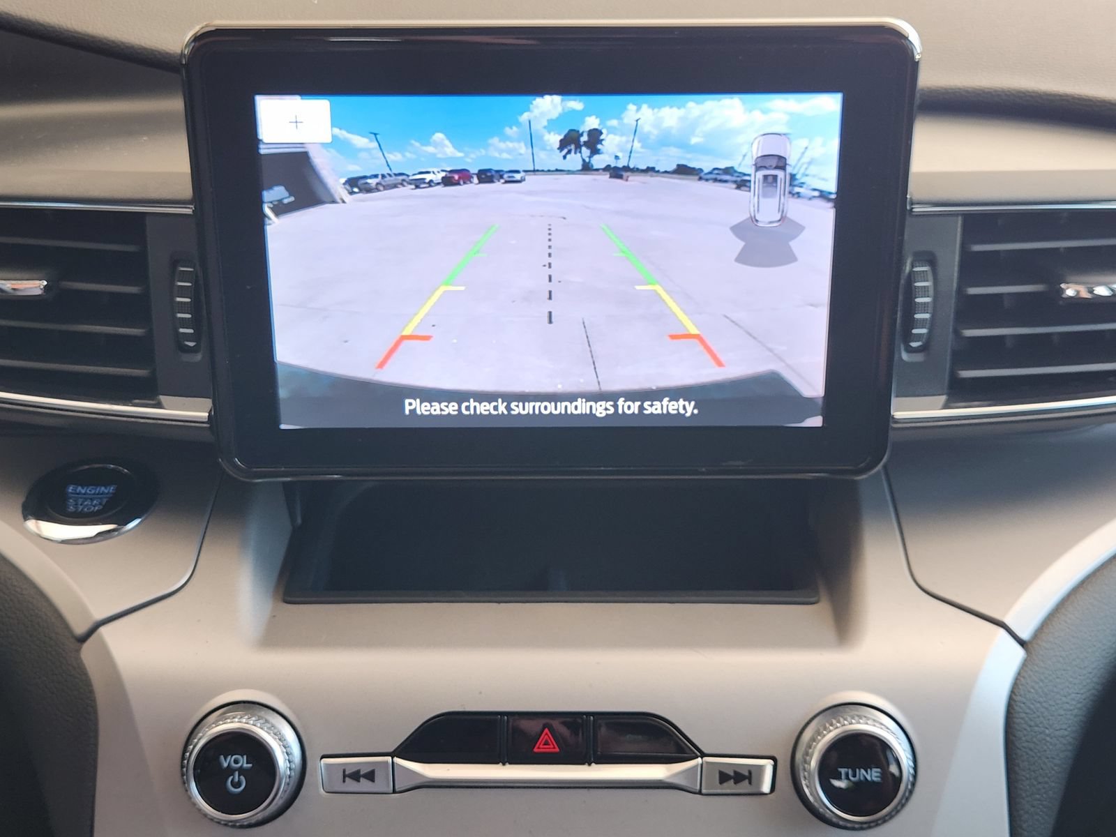 Used 2024 Ford Explorer XLT w/ Equipment Group 202A RWD image 19