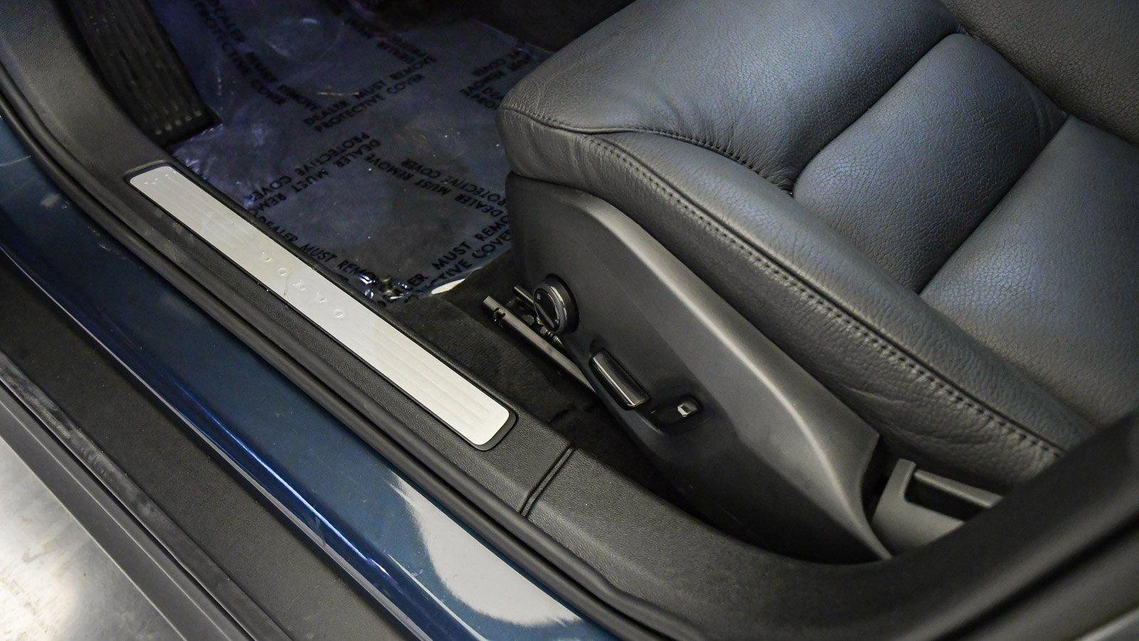 Certified 2024 Volvo V60 B5 Cross Country Plus image 21