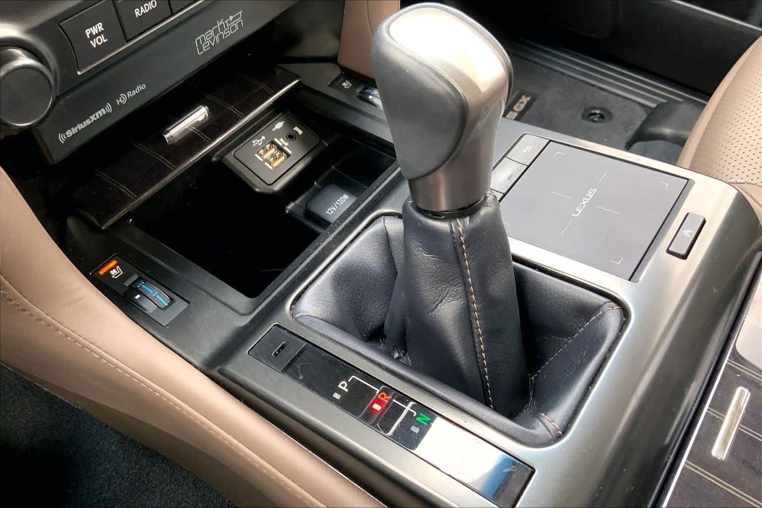 Used 2022 Lexus GX 460 Luxury w/ Sport Design Package AWD/4WD image 36