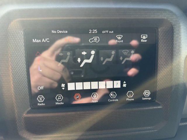 Used 2022 Jeep Wrangler Sport AWD/4WD image 19