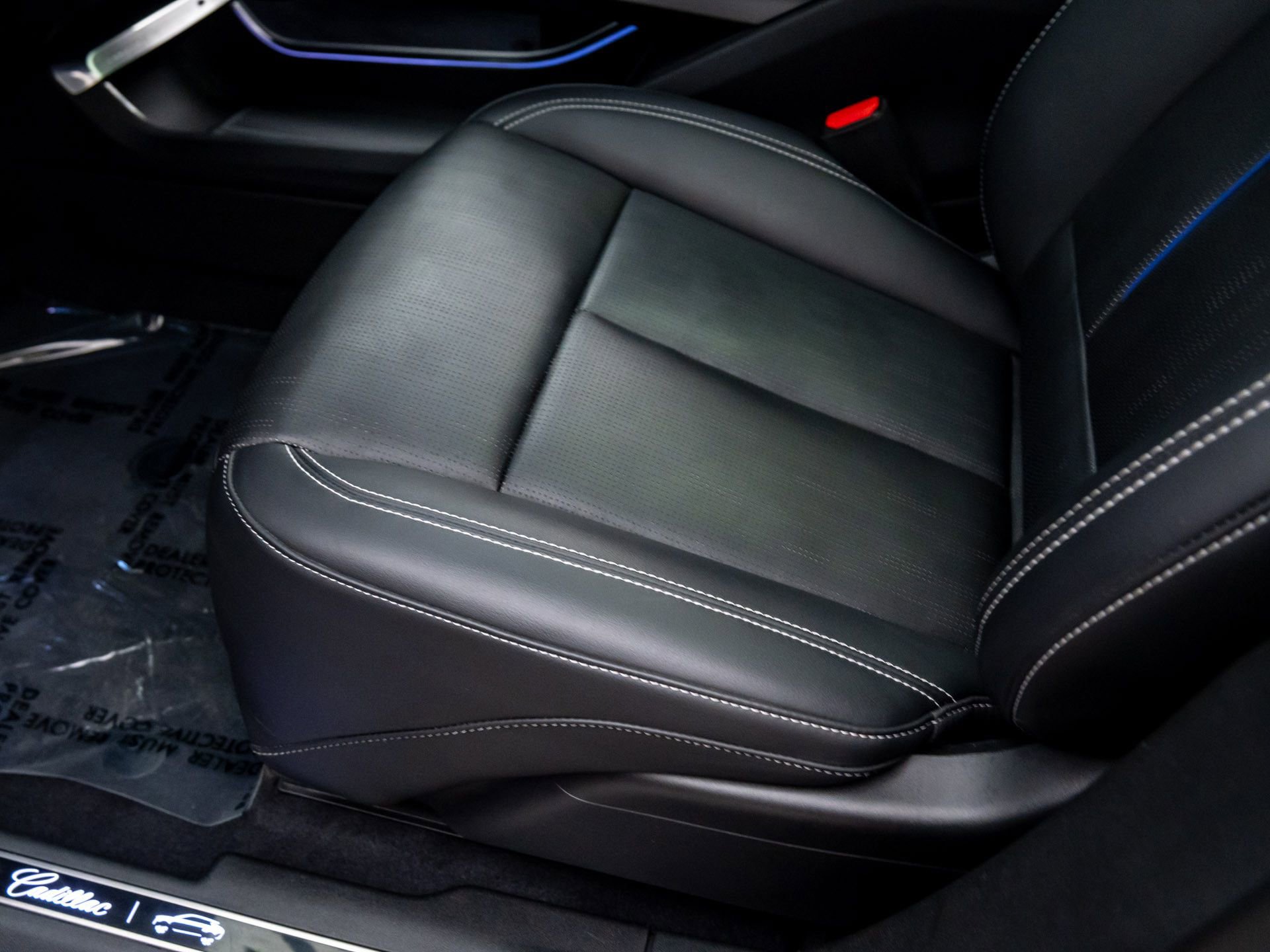 Used 2025 Cadillac Lyriq Luxury w/ LPO, Floor Liner Package image 20