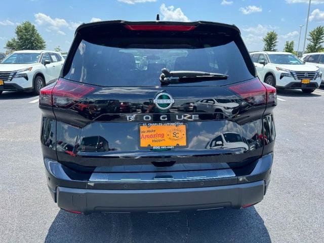 Certified 2026 Nissan Rogue SV FWD image 4