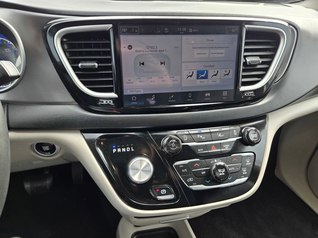 Used 2024 Chrysler Pacifica Touring-L FWD image 9