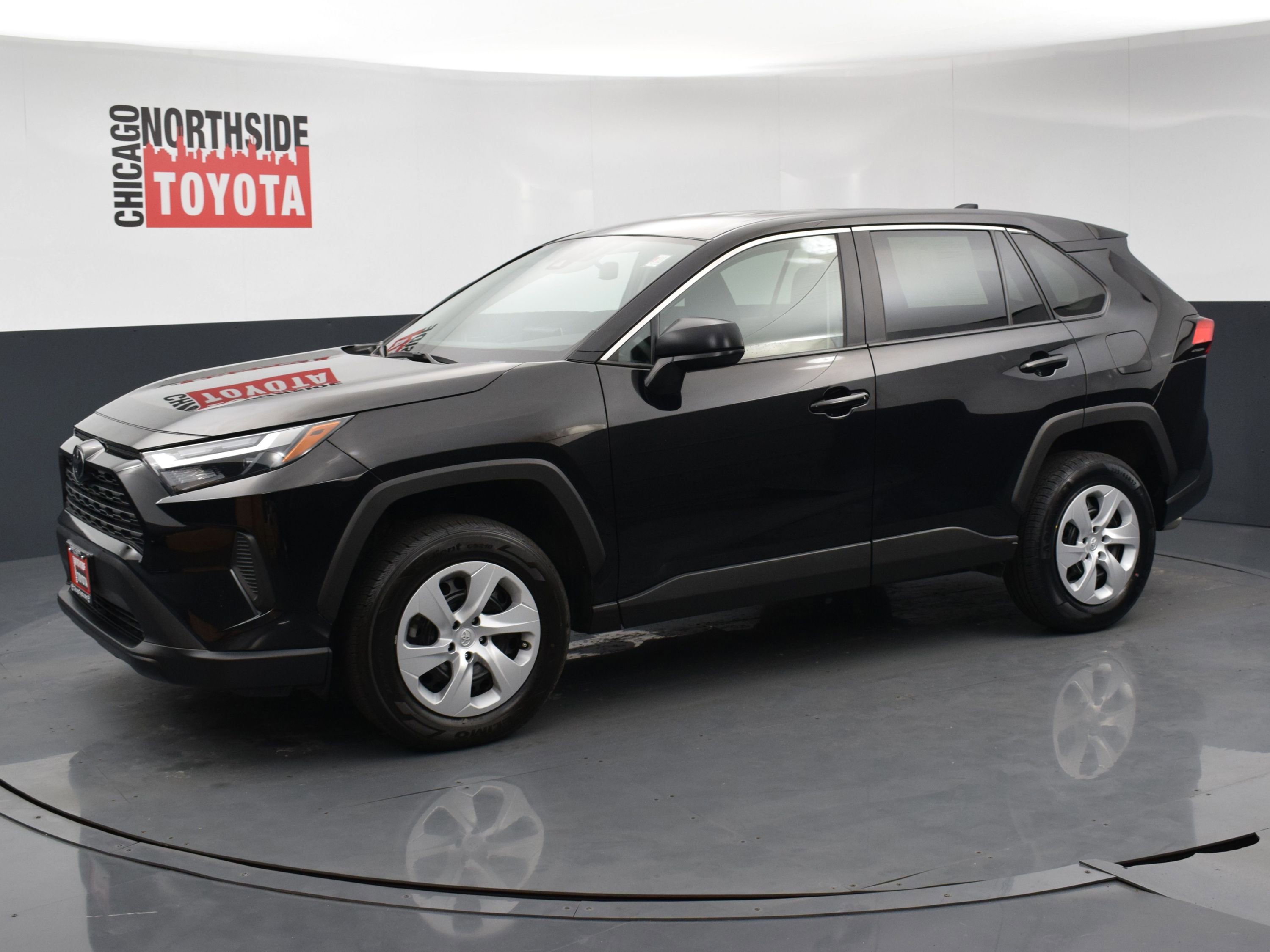 Used 2024 Toyota RAV4 LE AWD/4WD image 8