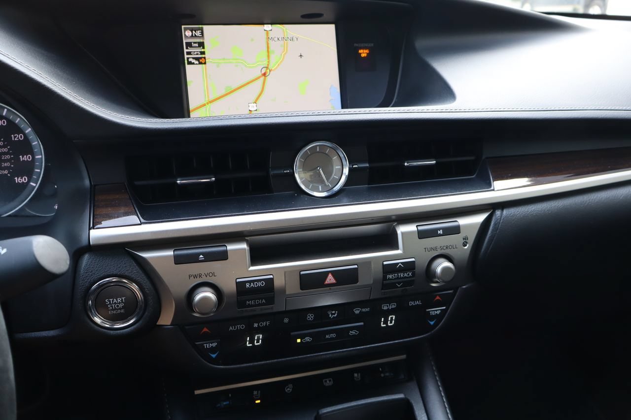 Used 2017 Lexus ES 350 w/ Luxury Package FWD image 7