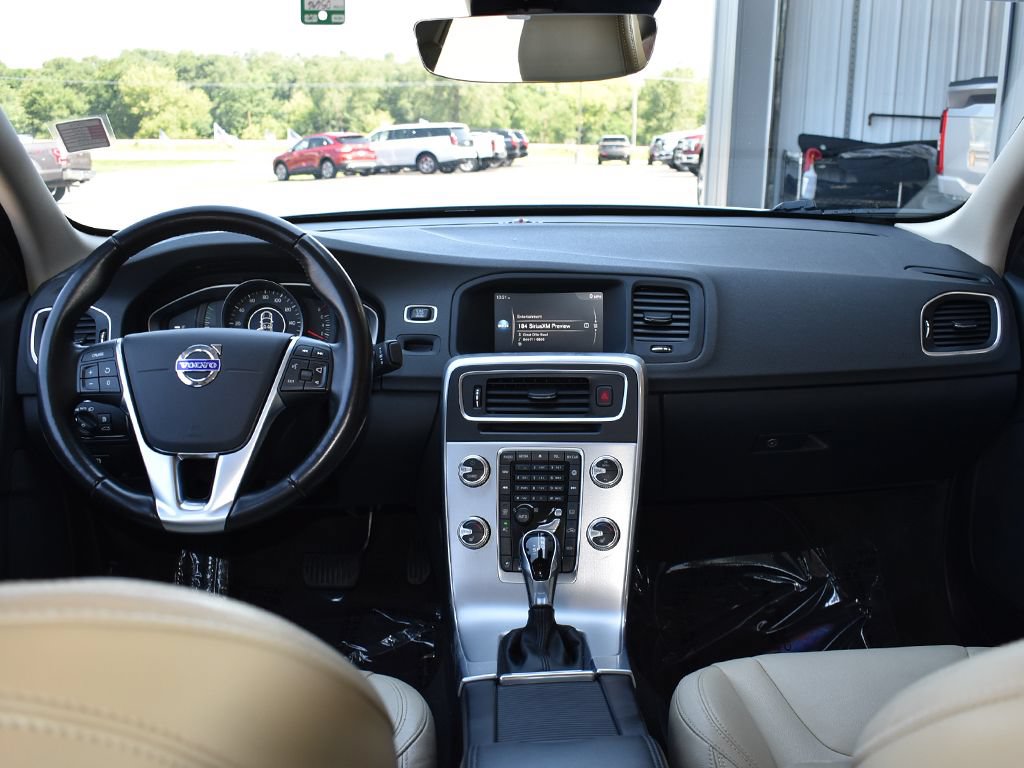 Used 2018 Volvo S60 T5 Dynamic AWD/4WD image 4