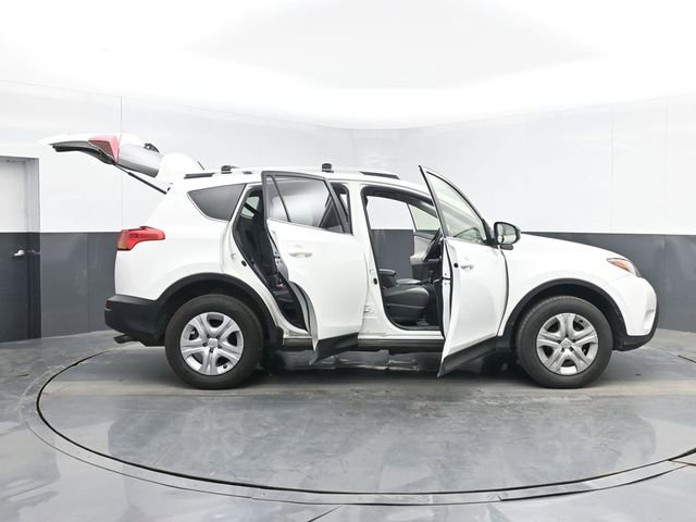 Used 2015 Toyota RAV4 LE AWD/4WD image 48