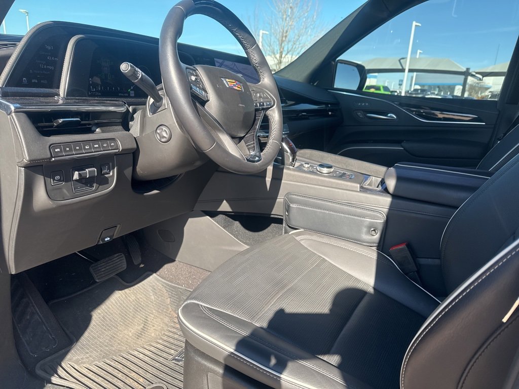 Used 2024 Cadillac Escalade Sport w/ Touring Package image 5