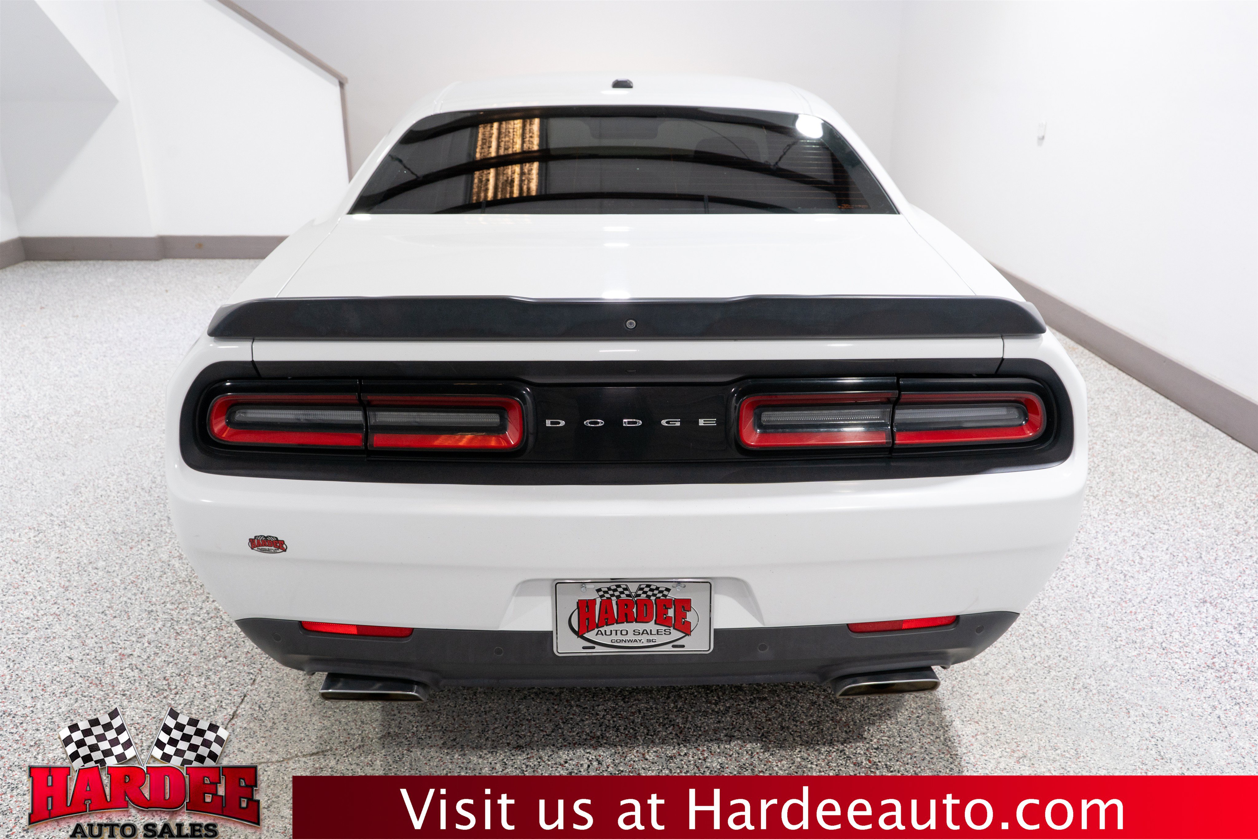 Used 2019 Dodge Challenger R/T w/ Driver Convenience Group RWD image 4