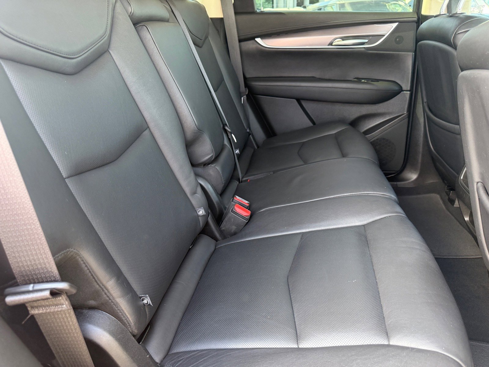 Used 2018 Cadillac XT5 Premium Luxury w/ LPO, Black Ice Package FWD image 26