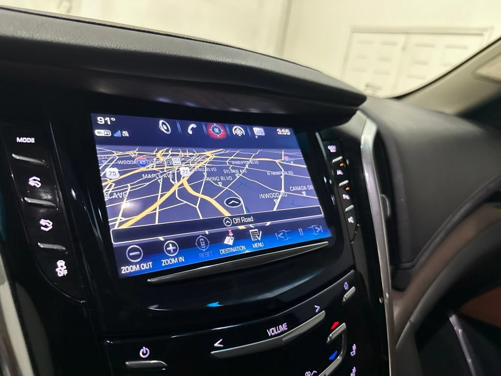 Used 2018 Cadillac Escalade ESV Premium Luxury RWD image 47