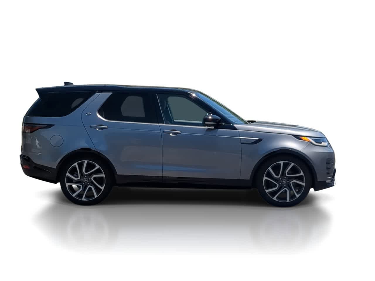 Used 2025 Land Rover Discovery Dynamic SE AWD/4WD image 9