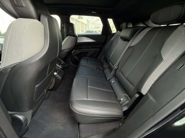 Used 2024 Cadillac Lyriq Tech RWD image 27