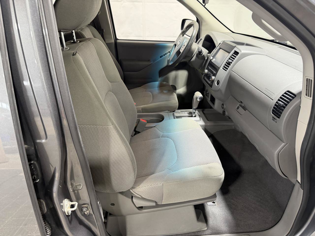 Used 2019 Nissan Frontier SV AWD/4WD image 11