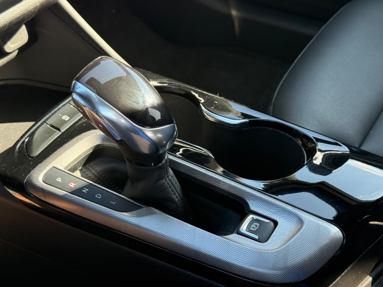 Used 2024 Buick Envista Sport Touring FWD image 18