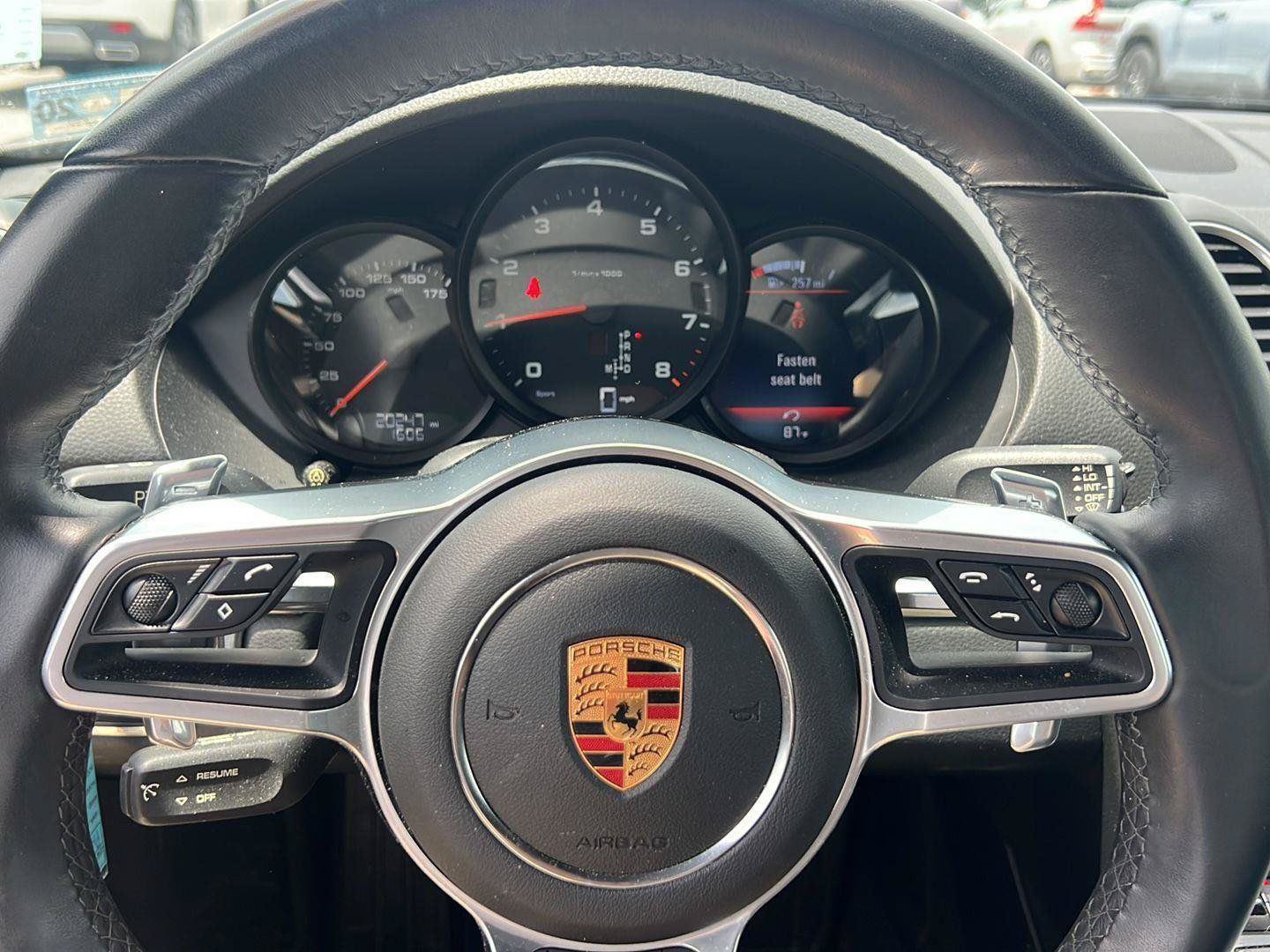 Used 2019 Porsche 718 Cayman RWD image 12
