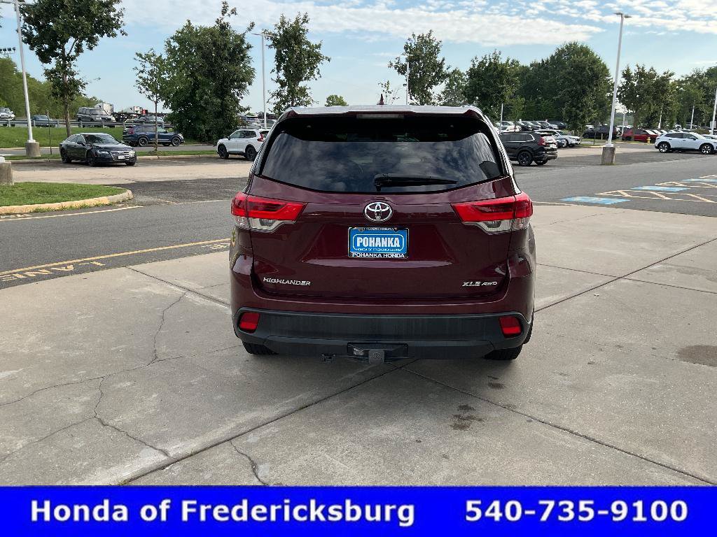 Used 2017 Toyota Highlander XLE AWD/4WD image 4