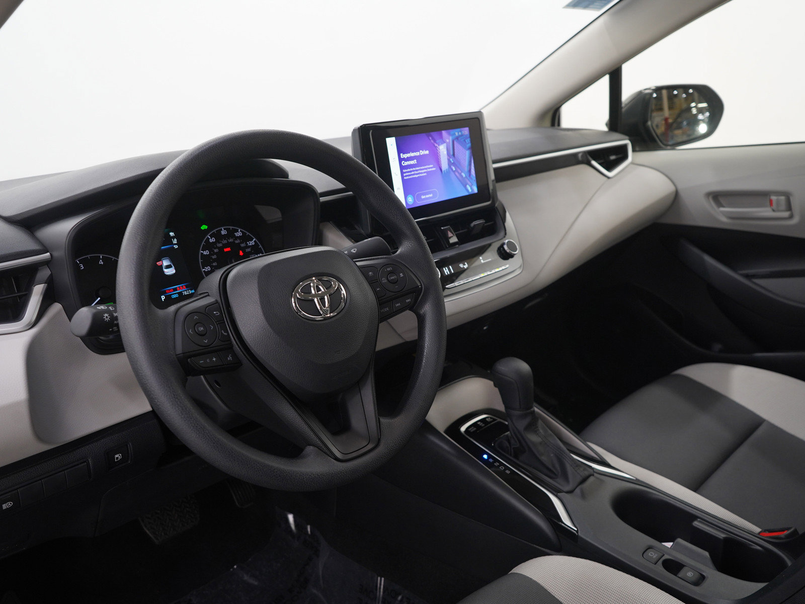 Used 2025 Toyota Corolla LE image 21