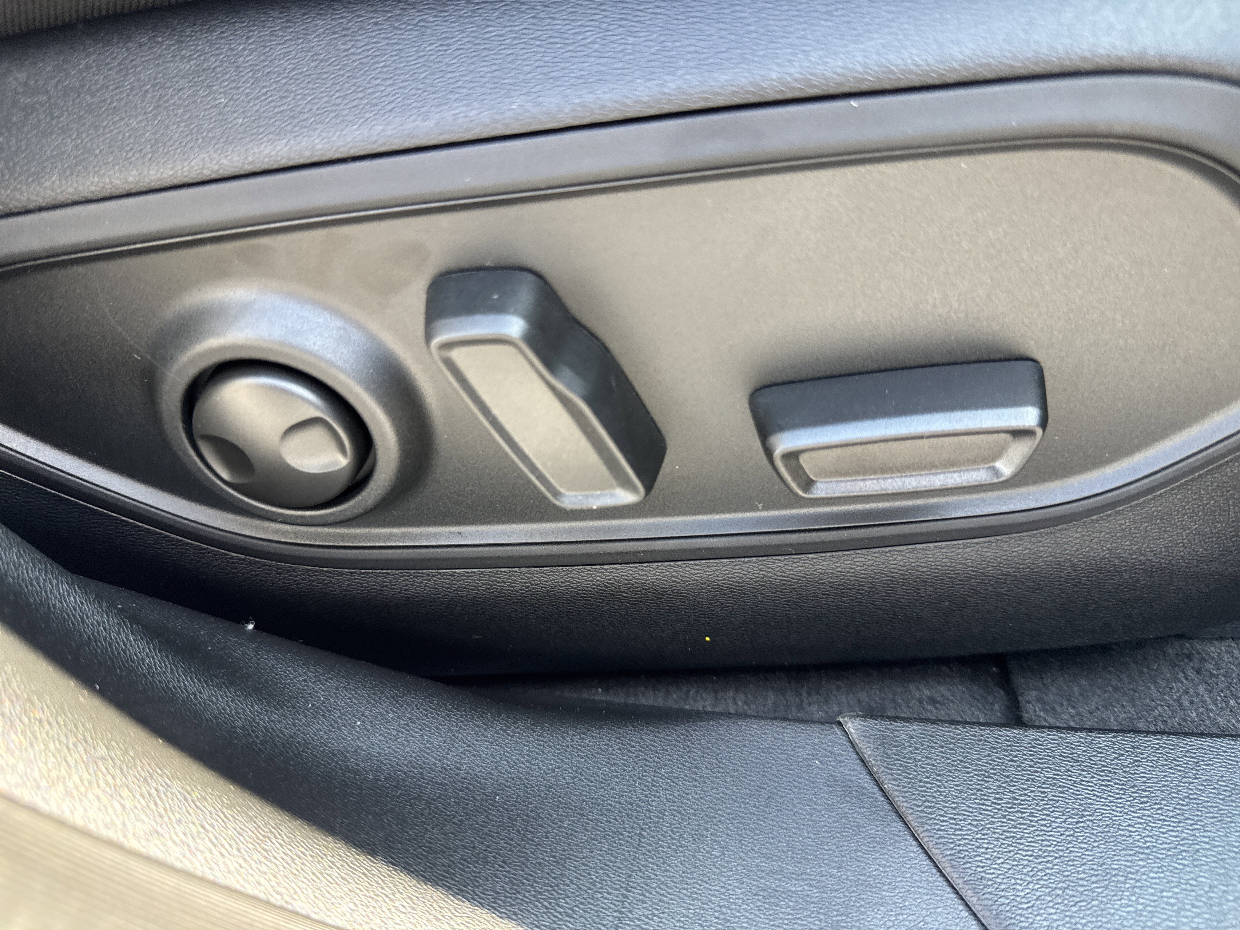 New 2026 Jeep Cherokee Overland image 17