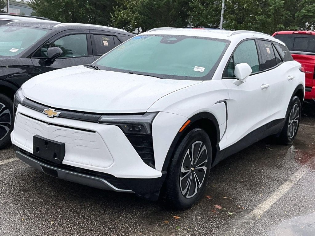 Used 2024 Chevrolet Blazer EV LT AWD/4WD image 3