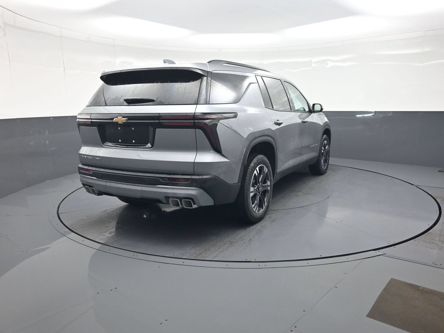 New 2027 Chevrolet Traverse LT w/ Sun and Wheel Package AWD/4WD image 3