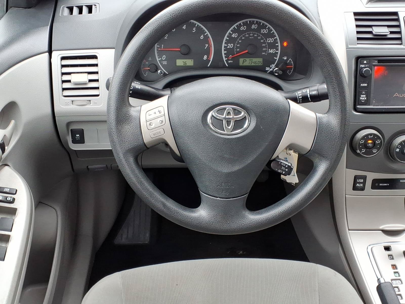 Used 2013 Toyota Corolla LE FWD image 5