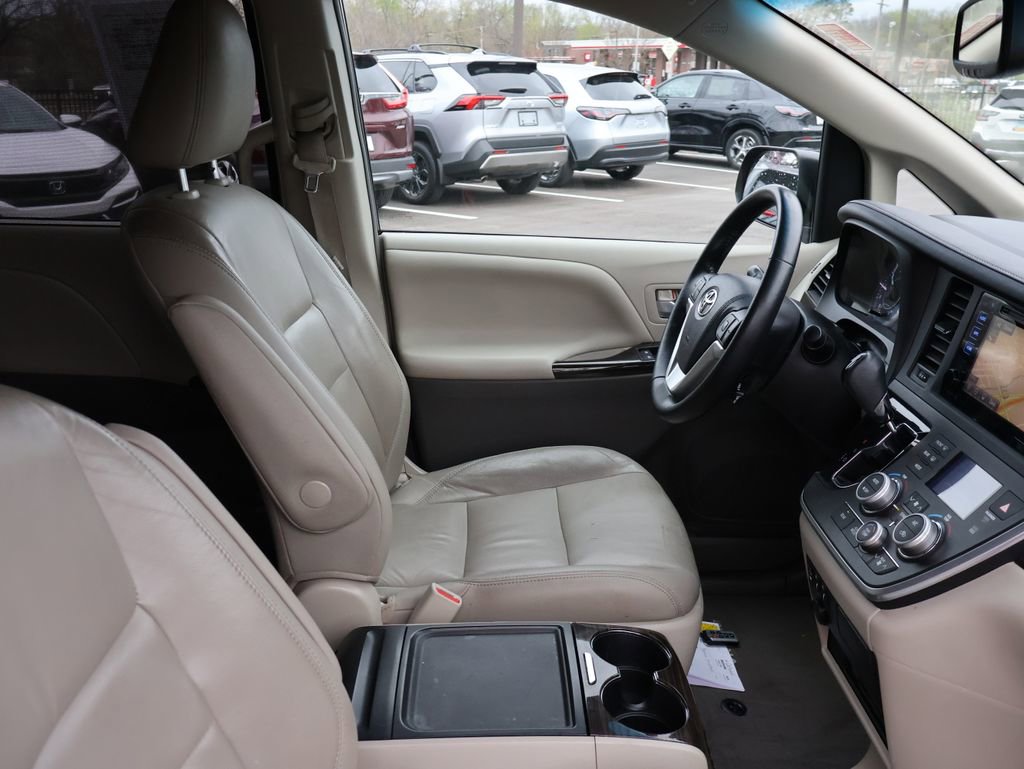 Used 2015 Toyota Sienna XLE Premium image 8