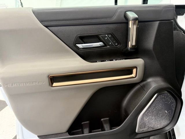 Used 2024 GMC Hummer EV 2X AWD/4WD image 17