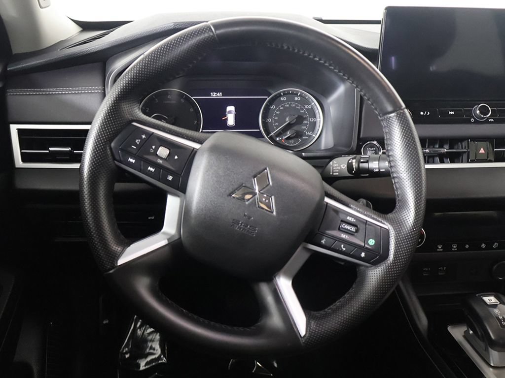 Used 2025 Mitsubishi Outlander SE FWD image 36