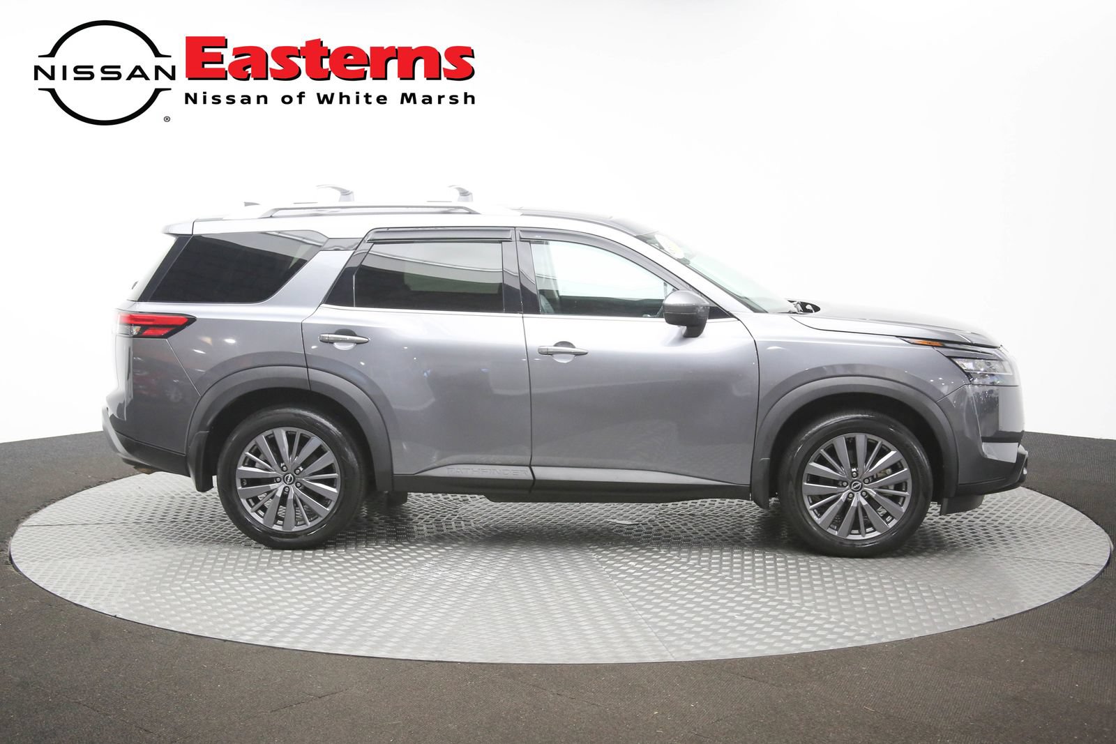 Used 2024 Nissan Pathfinder SL AWD/4WD image 45