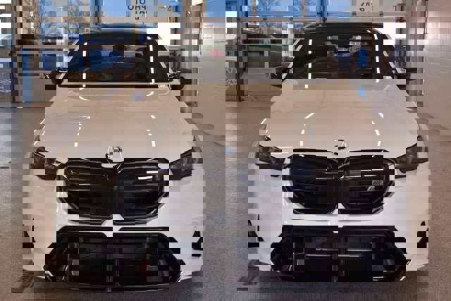 New 2026 BMW M5 w/ Executive Package image 3