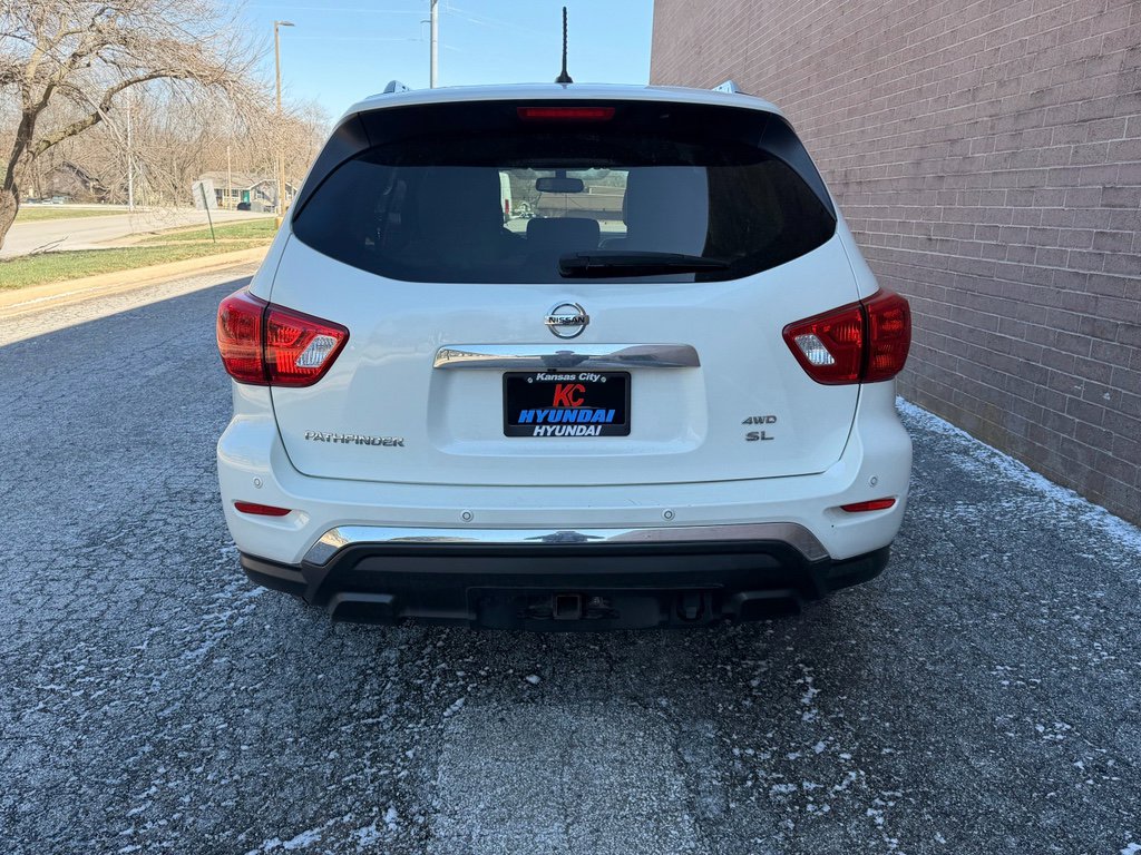 Used 2018 Nissan Pathfinder SL image 4