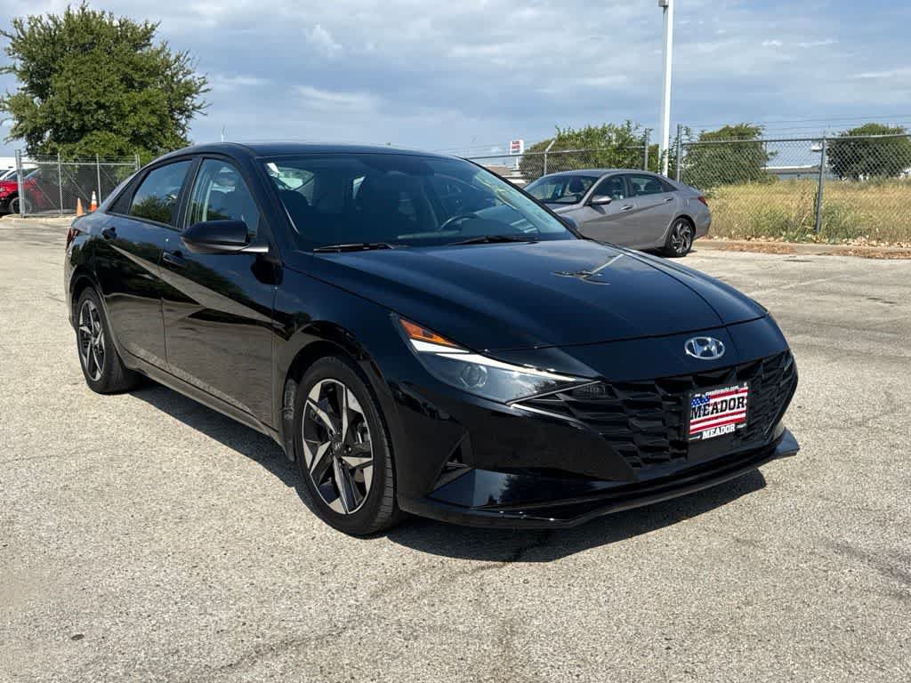 Used 2023 Hyundai Elantra SEL w/ Convenience Package FWD image 7
