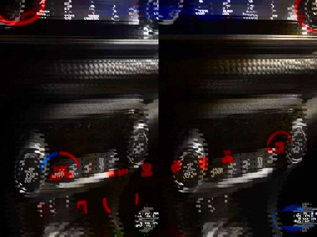 Used 2020 Nissan Kicks SV w/ Exterior Package image 4