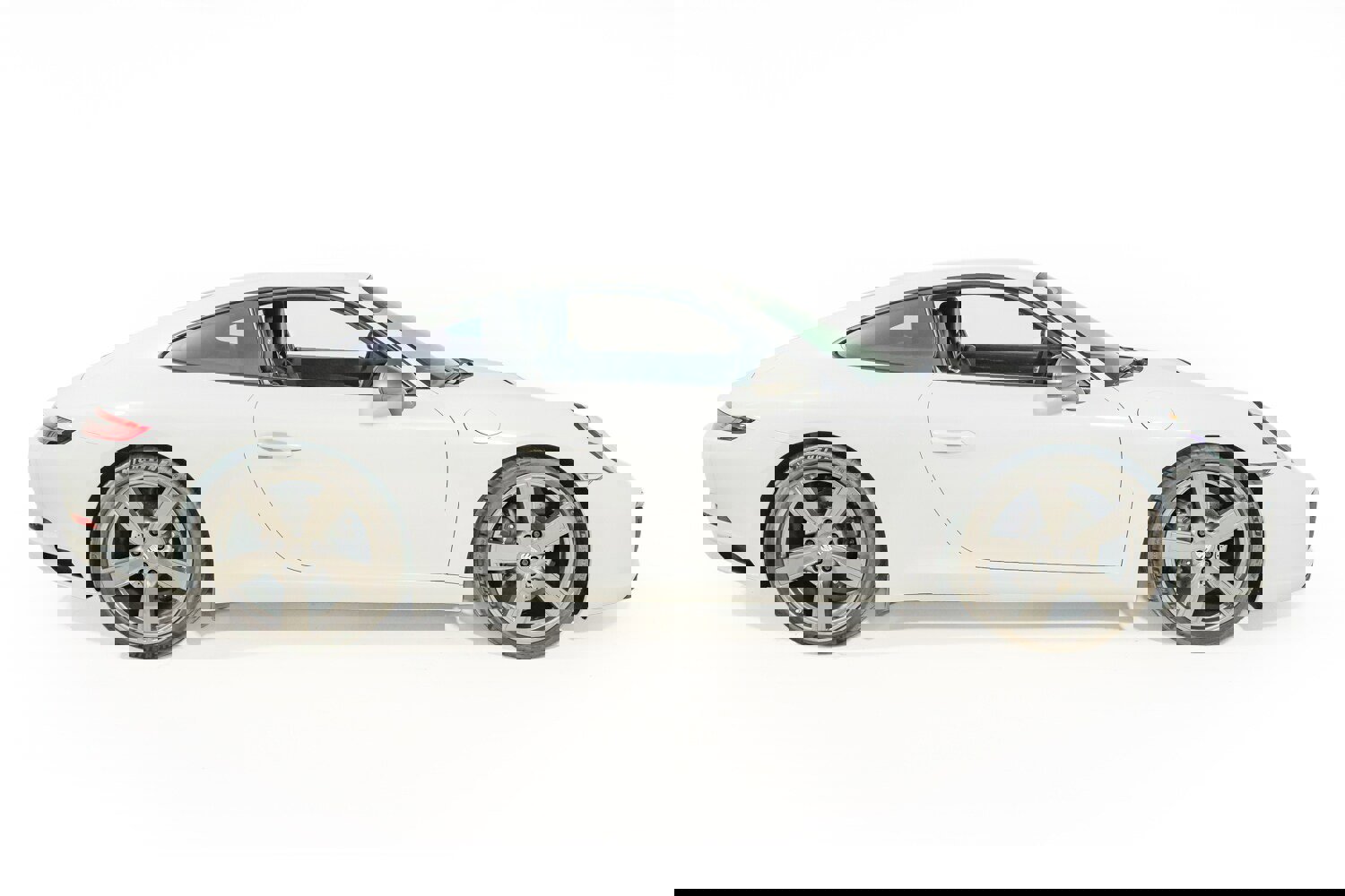 Used 2018 Porsche 911 Carrera T w/ Carrera T Interior Package image 9