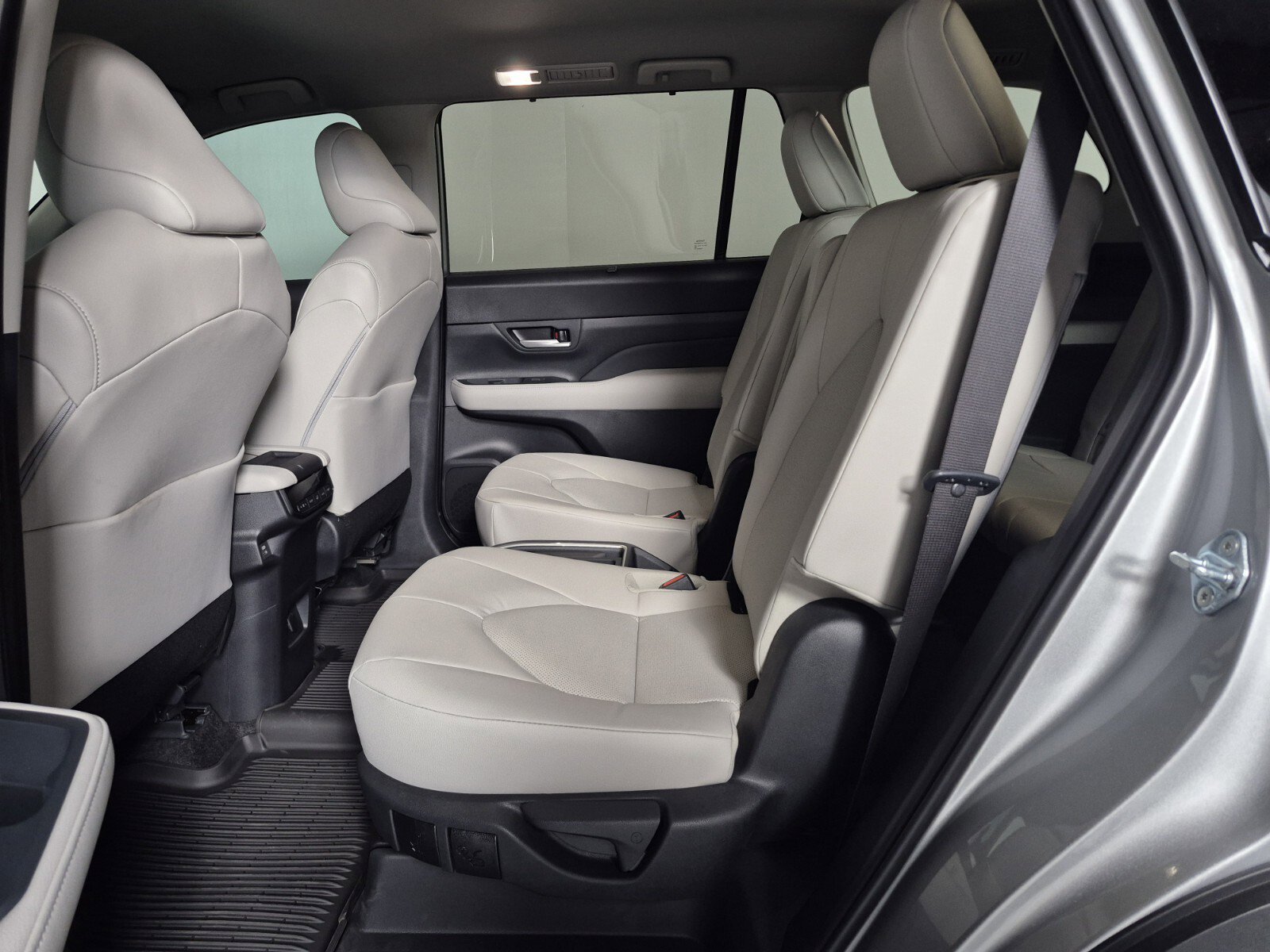 New 2026 Toyota Grand Highlander FWD image 30