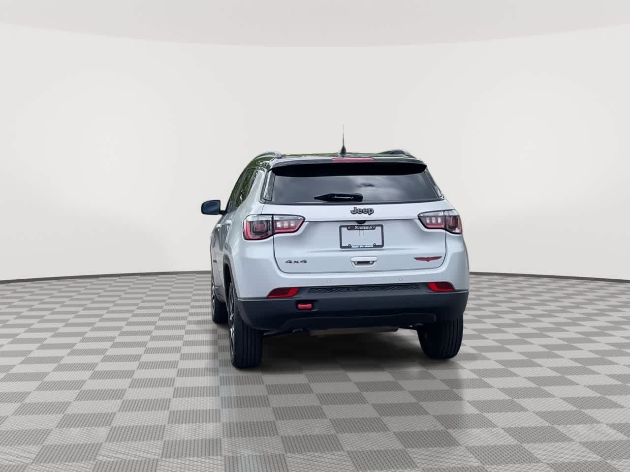 Used 2024 Jeep Compass Trailhawk AWD/4WD image 7