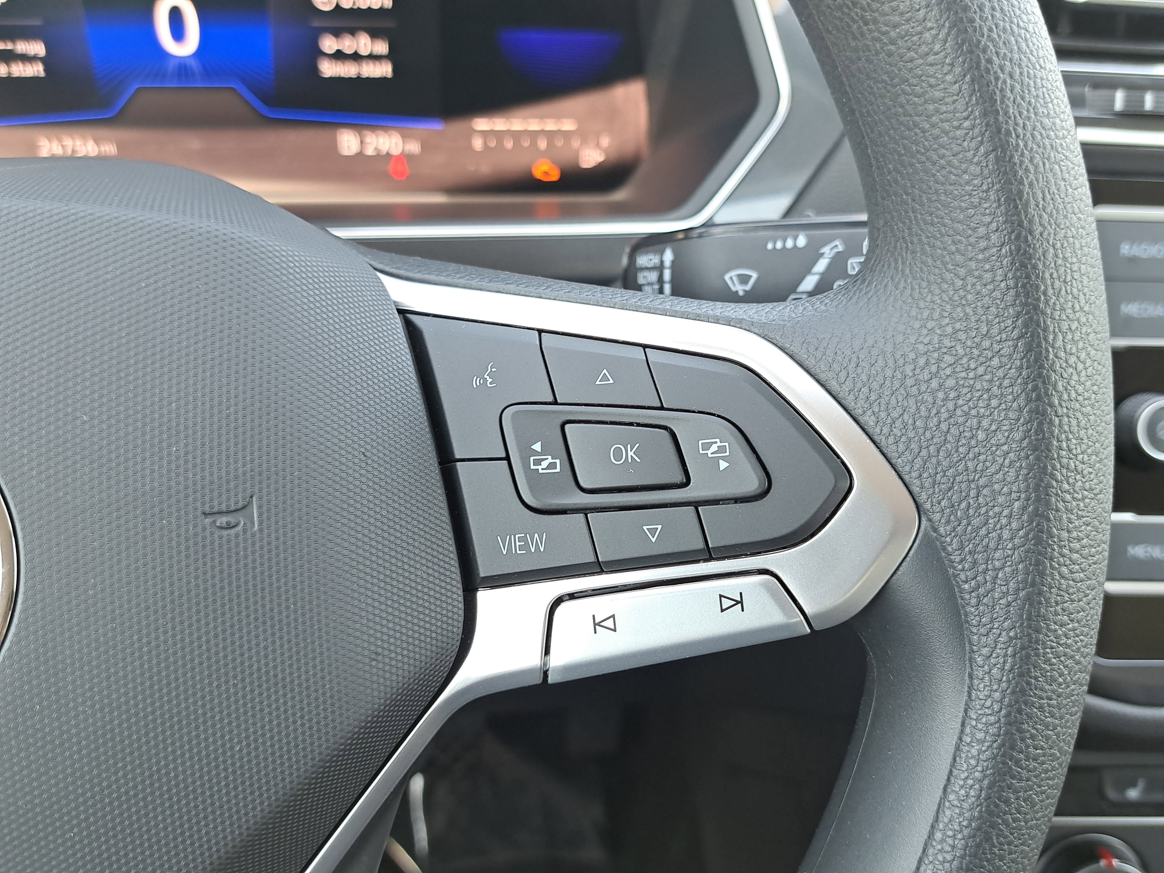 Certified 2023 Volkswagen Tiguan S FWD image 17