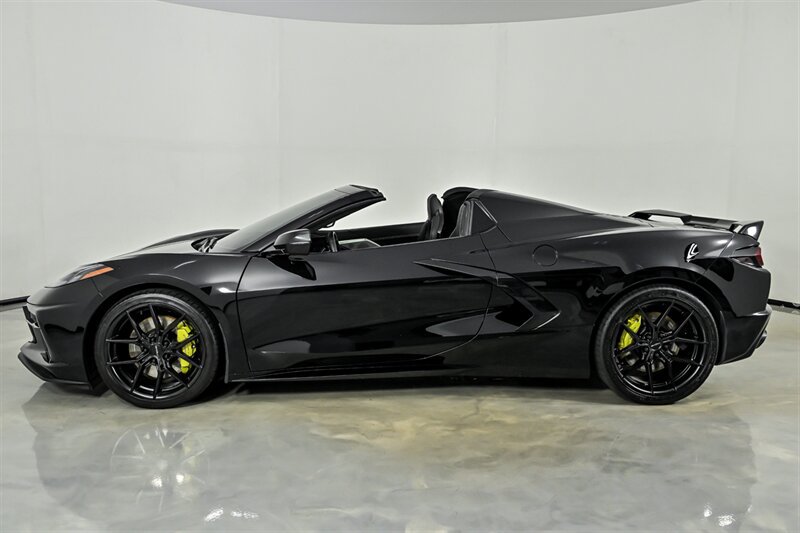 Used 2022 Chevrolet Corvette Stingray Premium Conv w/ Z51 Performance Package RWD image 7